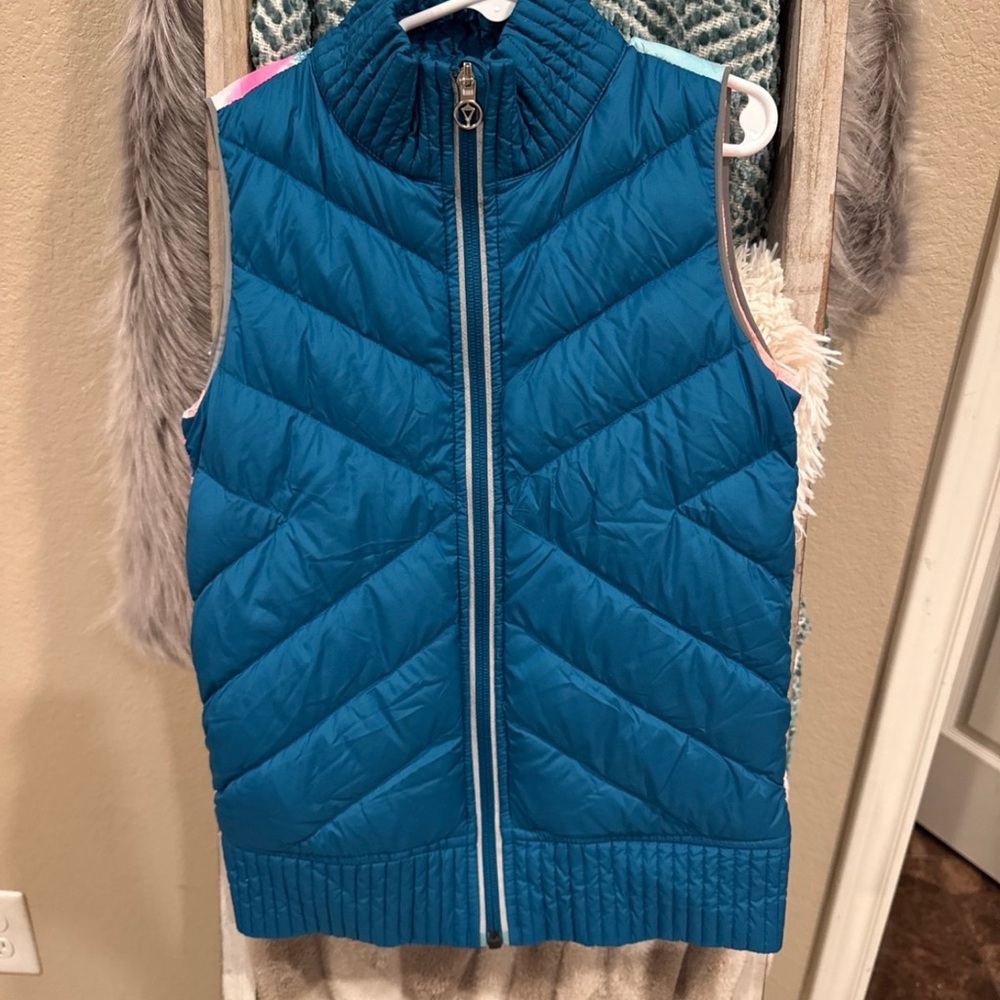 Ivivva vest size 7